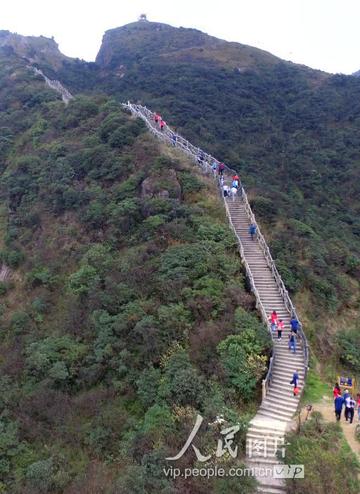 湖南十大爬山好去处2026年本年度热度口碑双榜对比